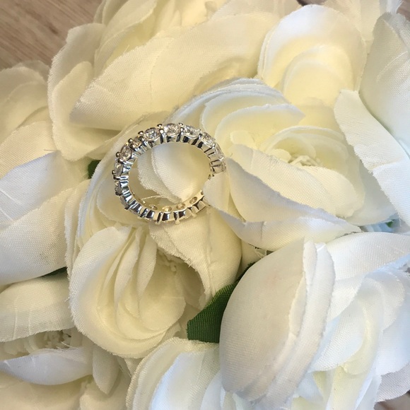 ✨Silver Crystal Cubic Zirconia All Around Ring - Picture 4 of 8